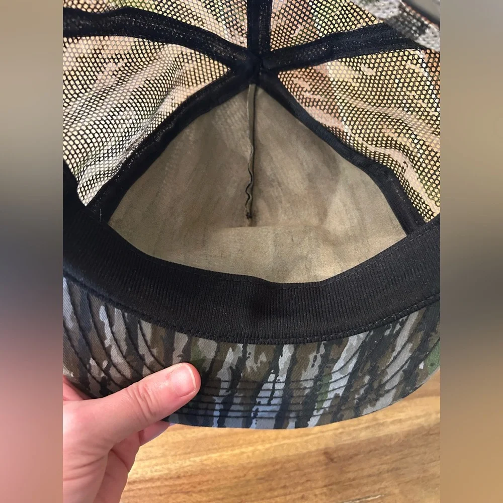 Vintage snap back RED MAN camo hat. OS. - Picture 4 of 4